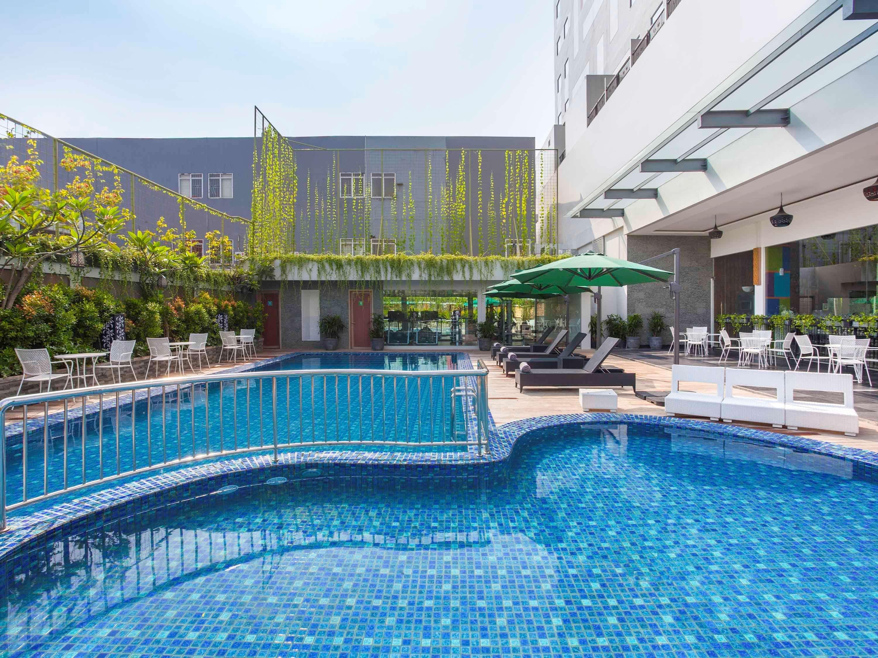 Ibis Styles Cikarang Hotel Bekasi Exterior photo